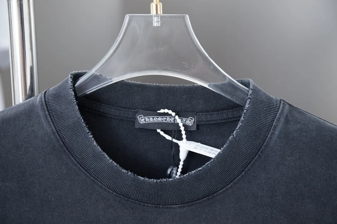 🅿️220 Chrome Hearte 25SS early spring new model, lightning hot diamond short sleeves, light luxury, a must-have item for daily commuting for men and women, correct version, welcome to compare, detailed features · 280g 100% cotton double yarn jersey fabric · Special thickened 32 pieces of double-strand 1X1 thread in the same vat · Imported Australian matte pearlescent diamond ➕ direct-injection printing pattern. Ready-made garments are dyed. Then do the faded fried snowflake process, then wash it to make it look old. Common washing improves the effect · Double-needle stitching and cross-stitch process · Original main mark, washed tag, branded moisture-proof paper packaging Color: black/blue/orange Size: S/M/L/XL